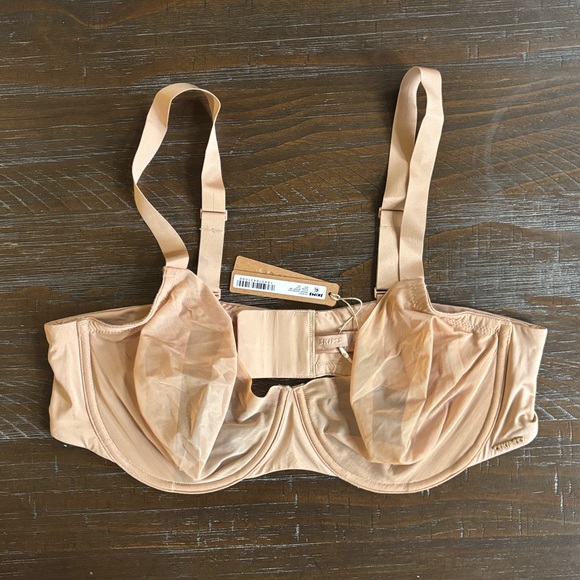 Skims | No Show Unlined Demi Bra Clay - Picture 2 of 4